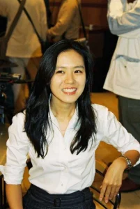 Hình ảnh mộc của Son Ye Jin tại một sự kiện năm cô 20 tuổi, mới gia nhập làng giải trí, gây bão mạng xã hội.